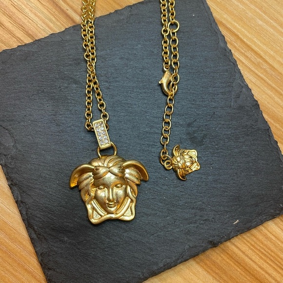 Versace gold necklace with crystal detail - Picture 1 of 3